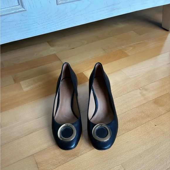 Tory Burch Caterina Pump Black Nappa Leather Heels with Gold Hardware Accent - Picture 9 of 9